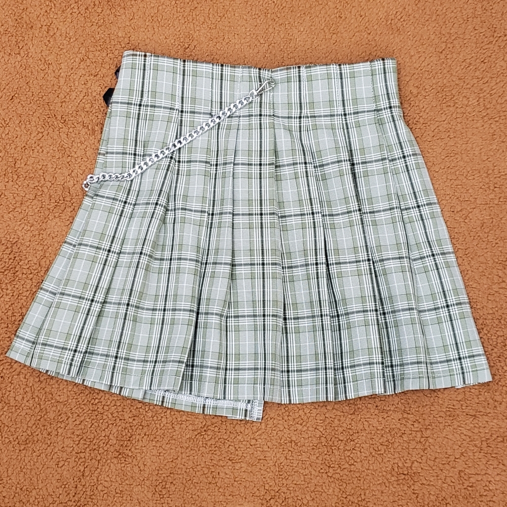 Green Plaid Irregular Pleated Skirt - Picture 6 of 11